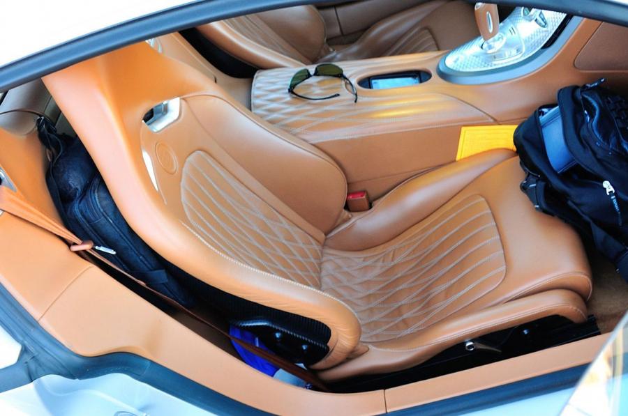  Bugatti Veyron 16.4 Grand Sport 2012 года  (фото 15 из 46)